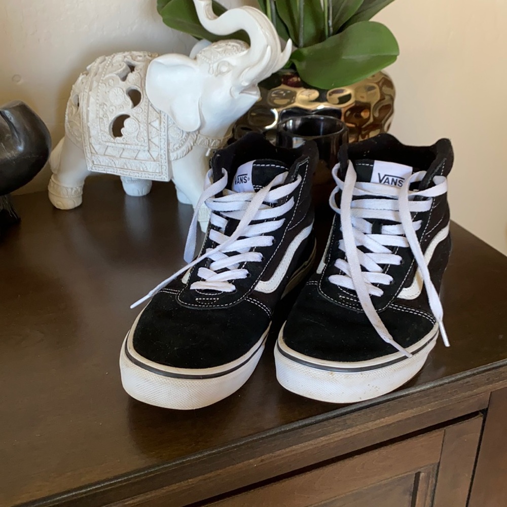 Vans size 7 youth, fits like a roomy 8 in women’s